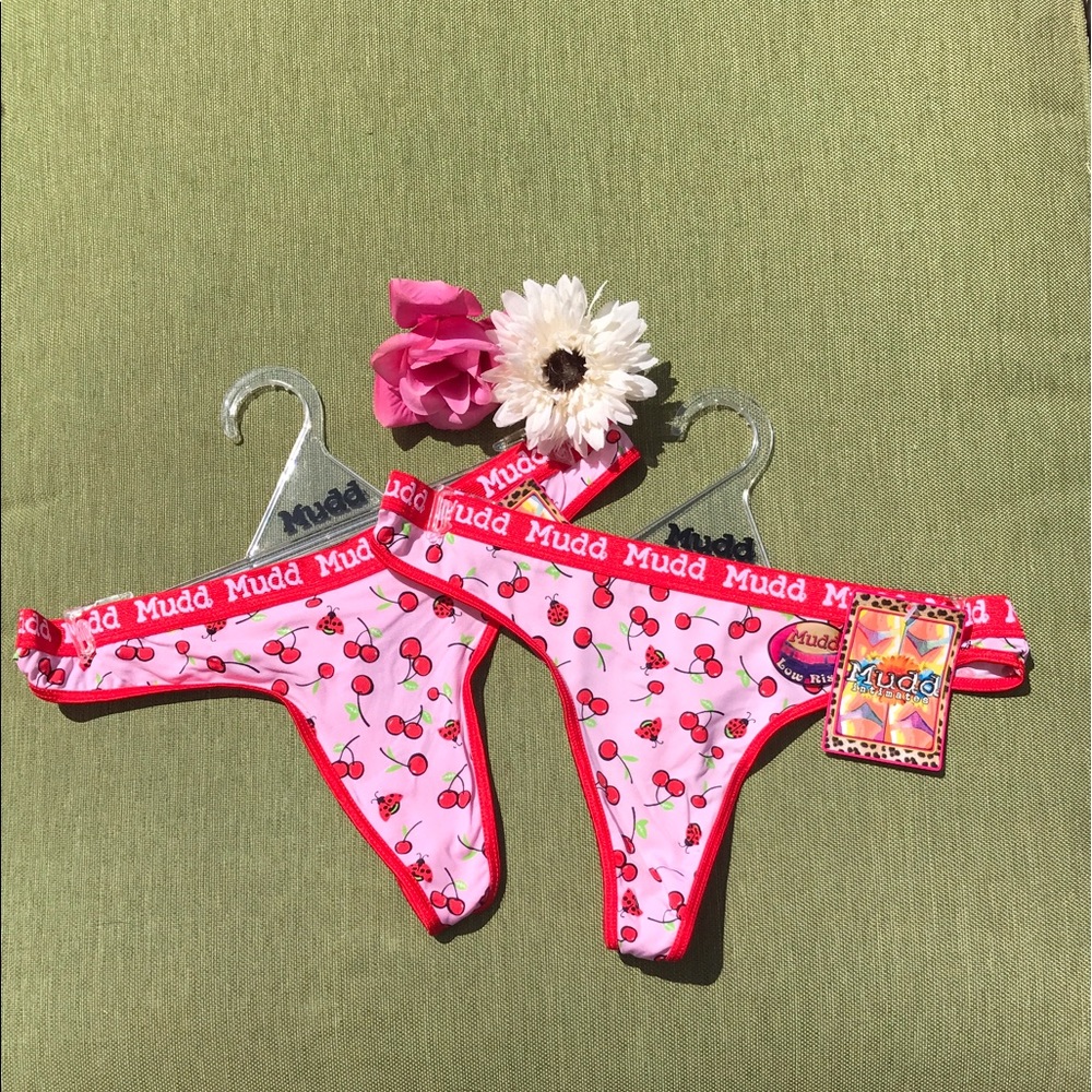 New Years BlowOut!🎉
4 for $12 Super fun undies! Buy these 2 + get 2 other Free!